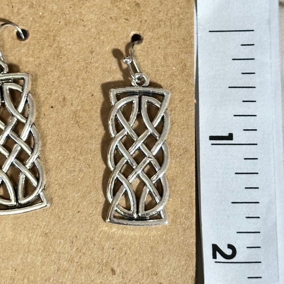 2/$20 Silver tone long rectangular Celtic style hook earrings NWOT - Picture 8 of 9
